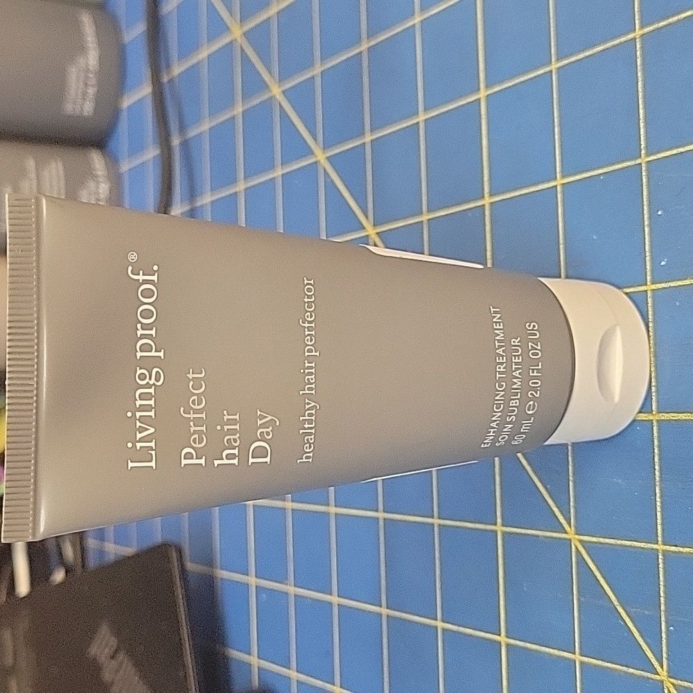 Living Proof Perfect Hair Day Enhancing Treatment New Sealed 60ml Tube